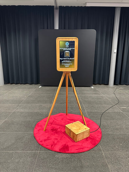 Double-screen selfie pod photo booth with Windows touchscreen